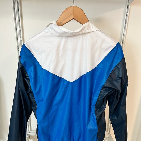Nike Windbreaker - Picture 2 of 3